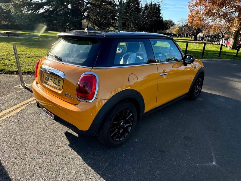 MINI HATCH