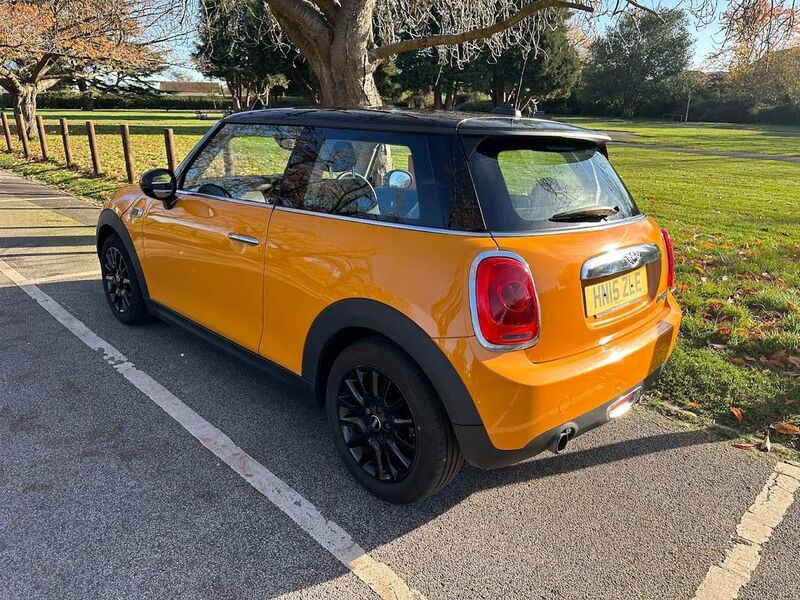 MINI HATCH