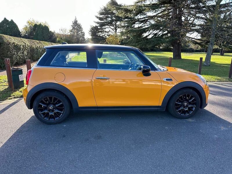 MINI HATCH