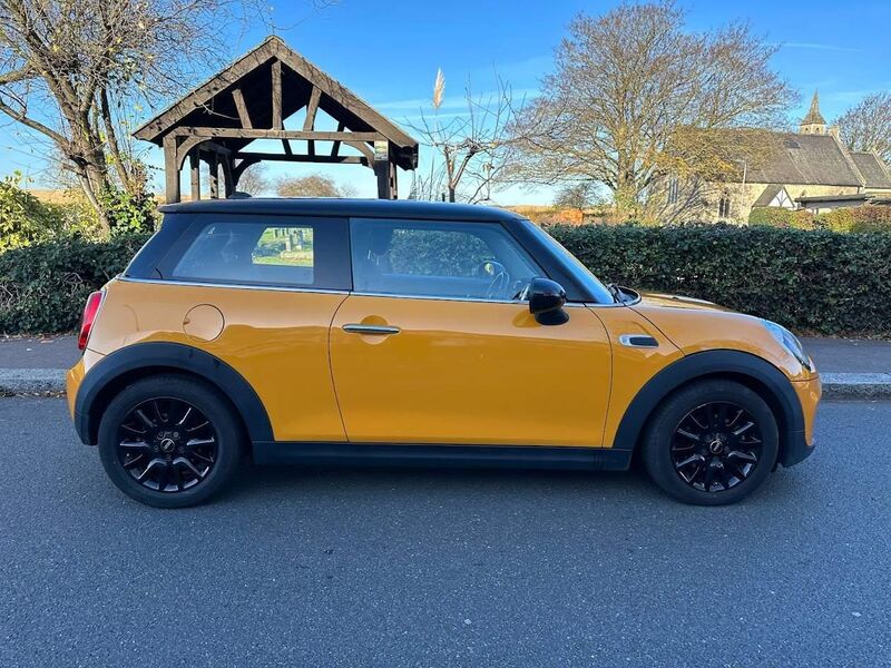 MINI HATCH