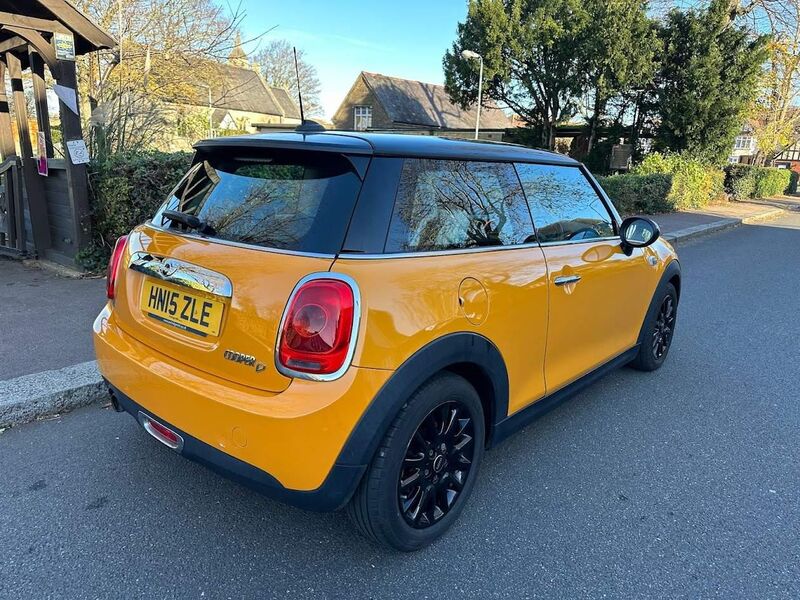MINI HATCH