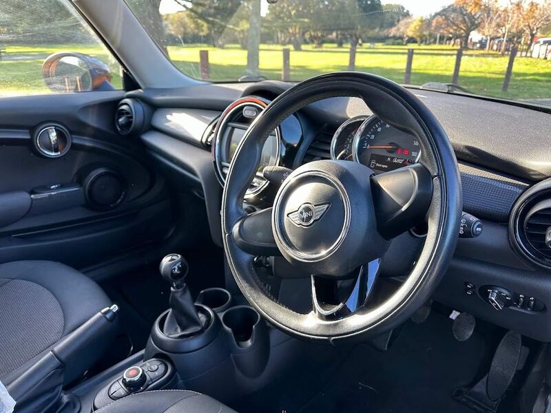 MINI HATCH