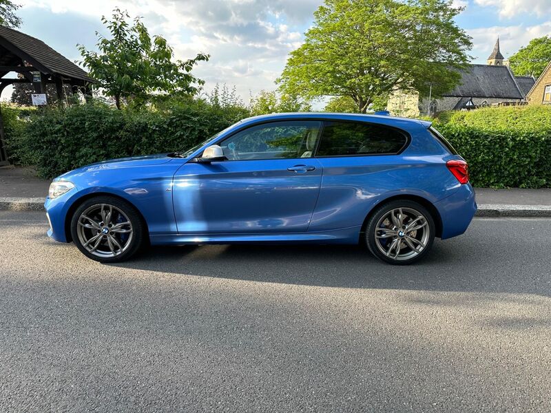 BMW 1 SERIES