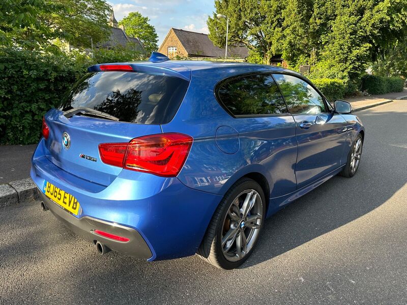 BMW 1 SERIES