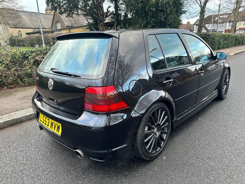 VOLKSWAGEN GOLF