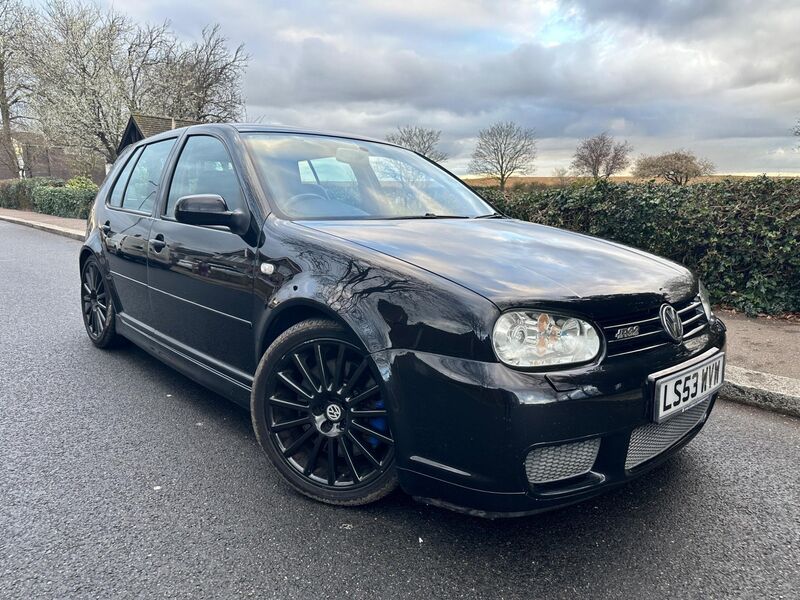View VOLKSWAGEN GOLF 3.2 R32 5dr