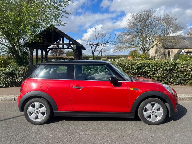 MINI HATCH