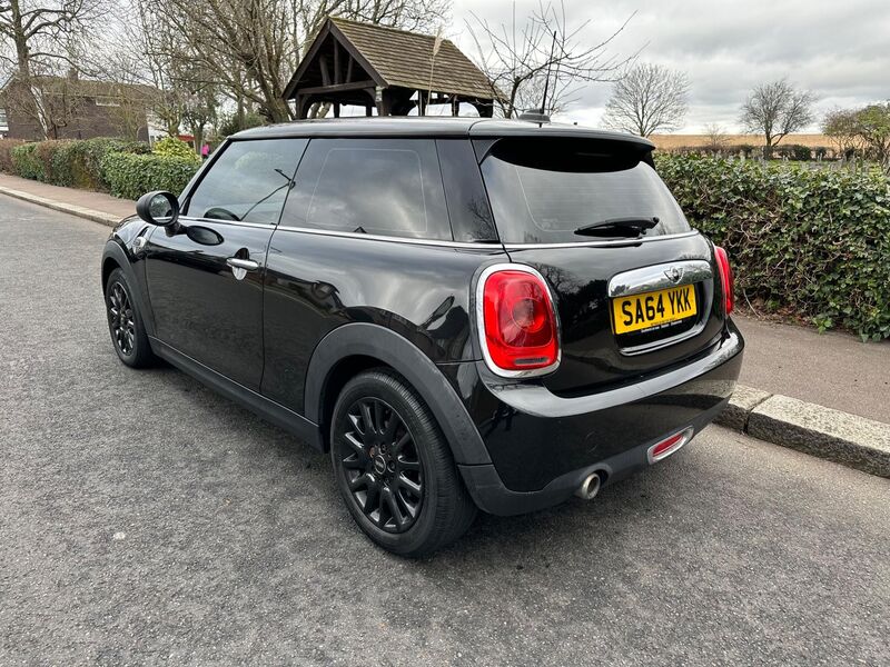 MINI HATCH