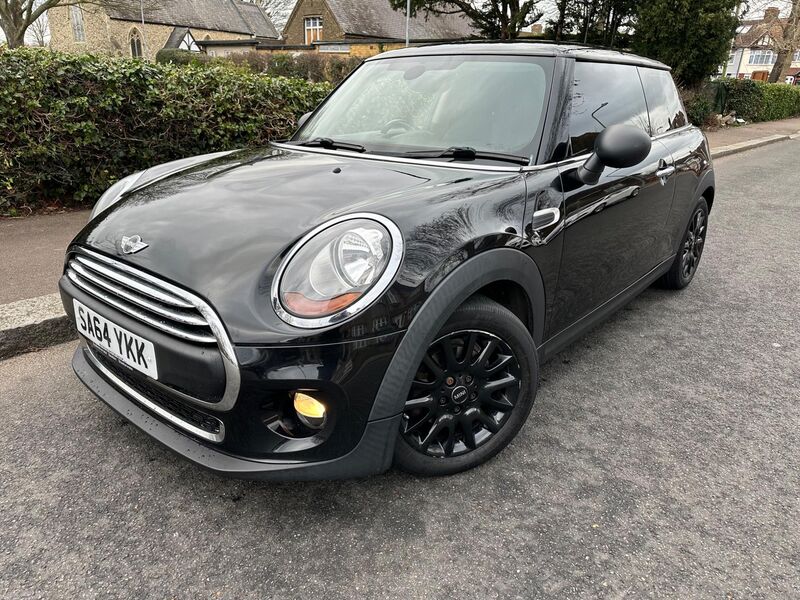 MINI HATCH