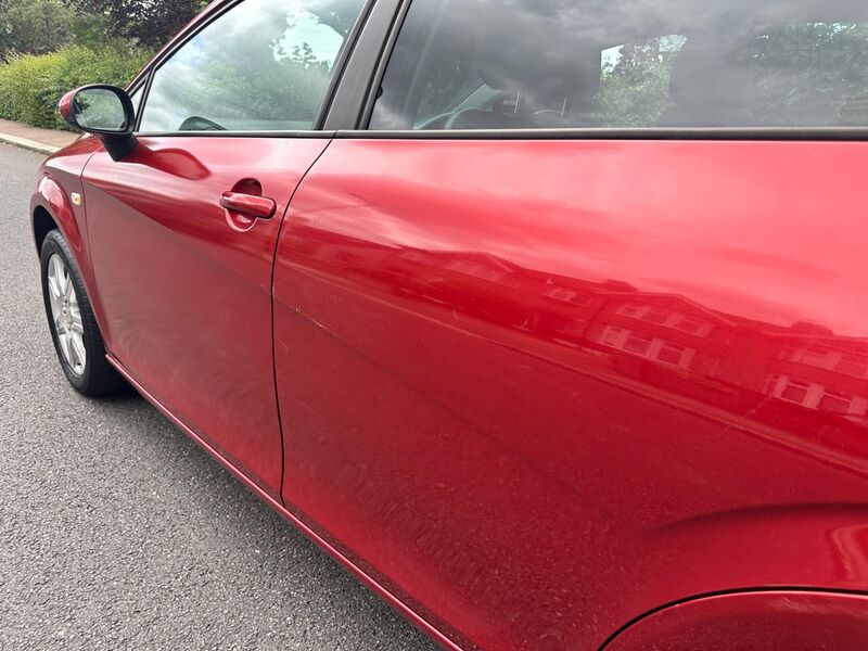 SEAT LEON