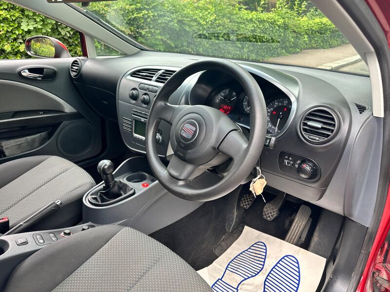 SEAT LEON