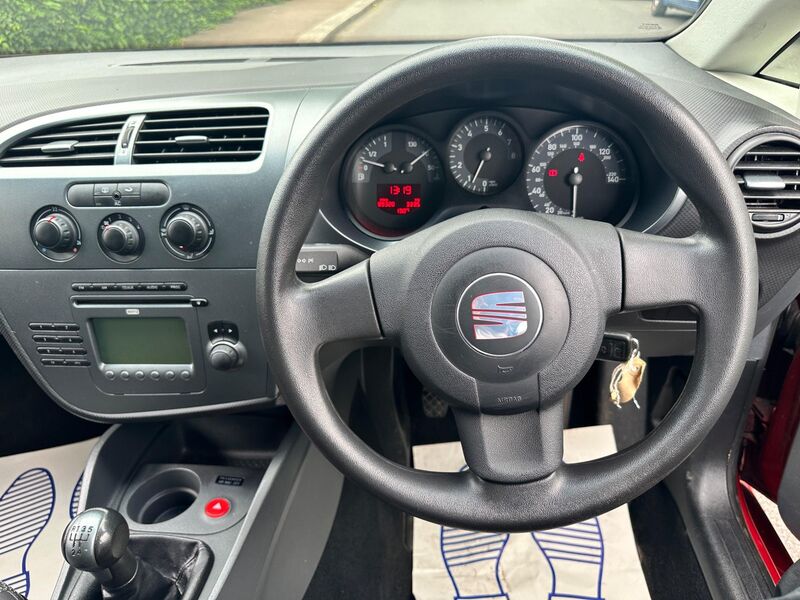 SEAT LEON