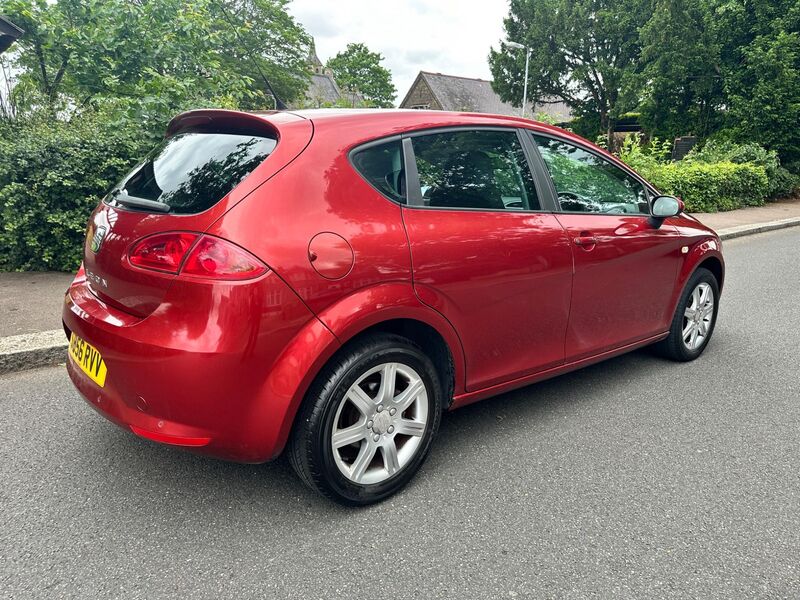 SEAT LEON