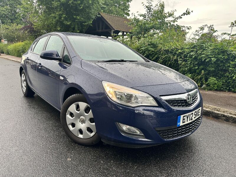 View VAUXHALL ASTRA 1.6 16v Exclusiv Euro 5 5dr
