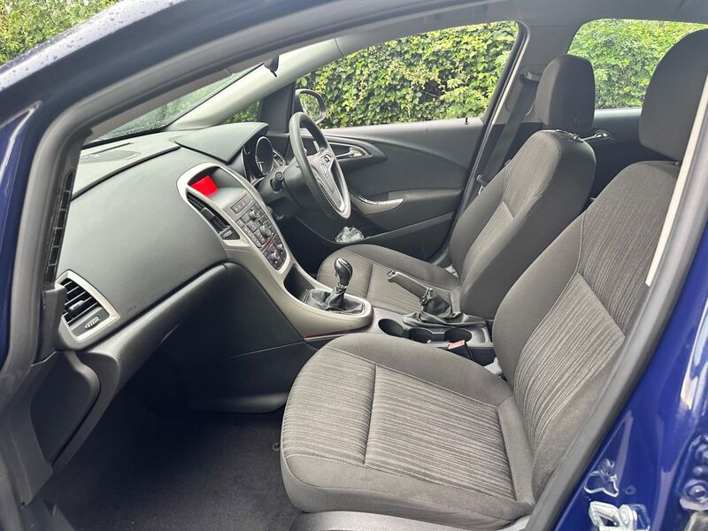 VAUXHALL ASTRA