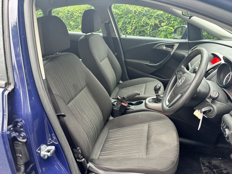 VAUXHALL ASTRA