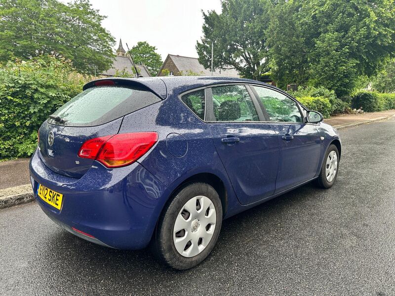 View VAUXHALL ASTRA 1.6 16v Exclusiv Euro 5 5dr