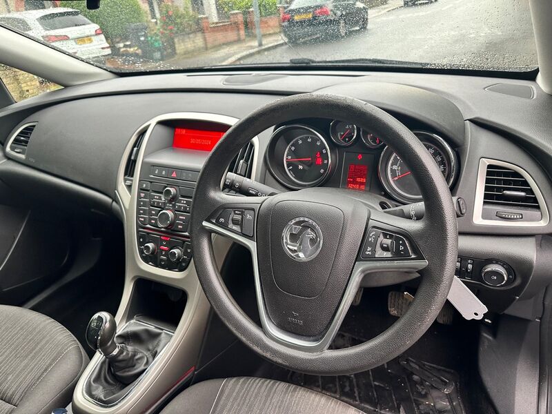 VAUXHALL ASTRA