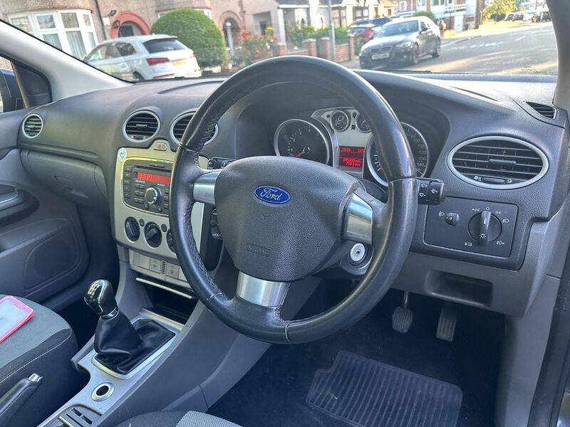 FORD FOCUS