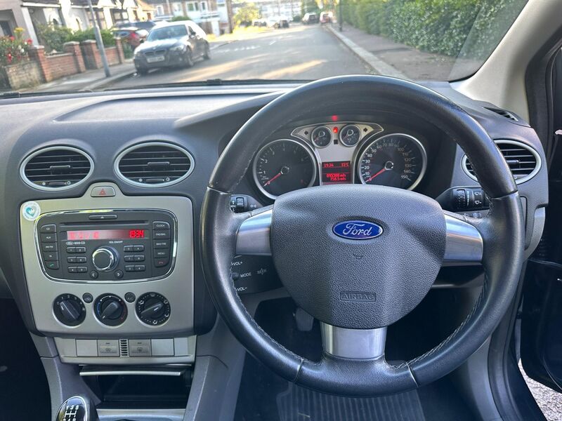 FORD FOCUS