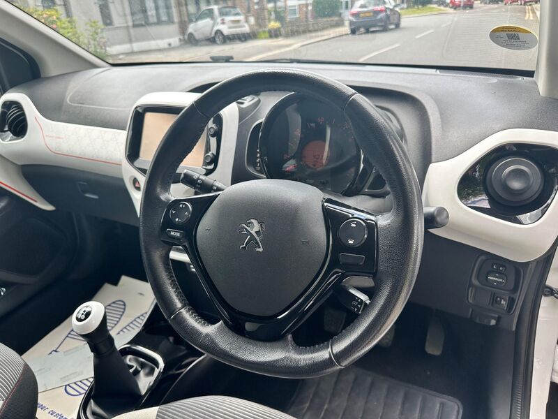 PEUGEOT 108