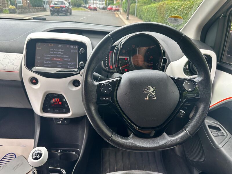 PEUGEOT 108
