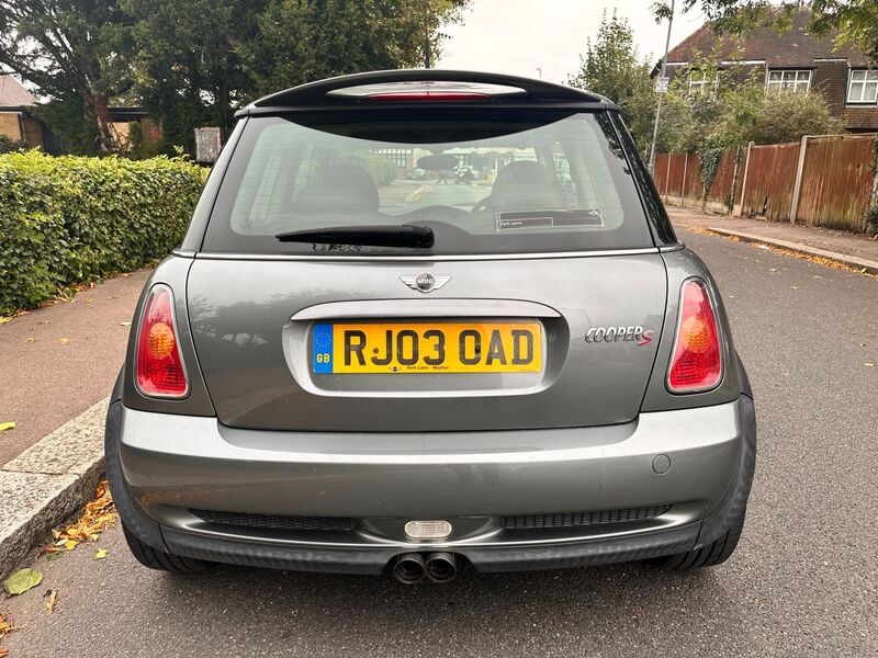 MINI HATCH