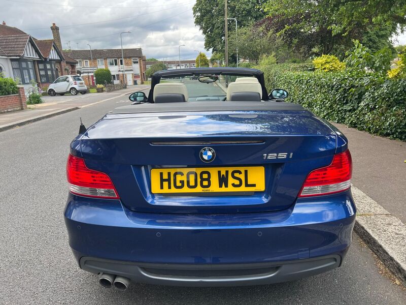 BMW 1 SERIES