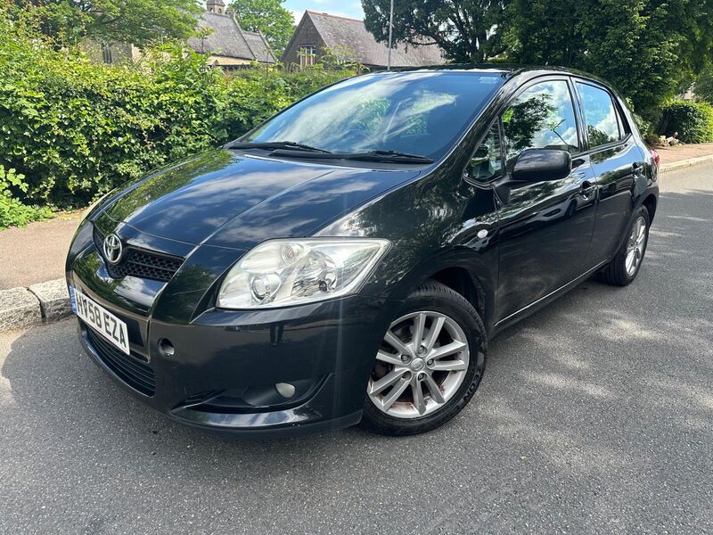 TOYOTA AURIS