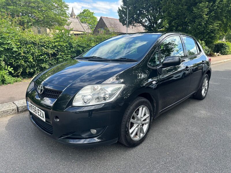 TOYOTA AURIS
