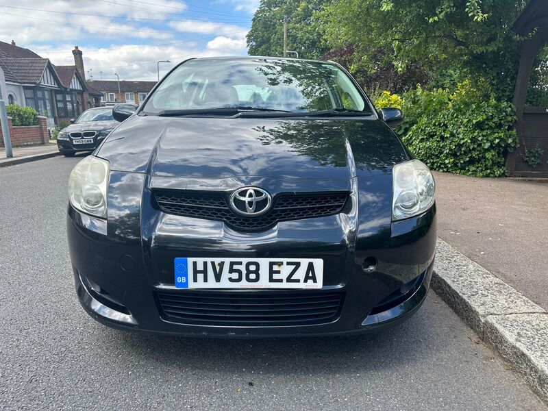 TOYOTA AURIS