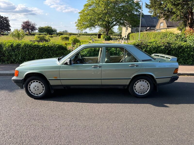 MERCEDES-BENZ 190