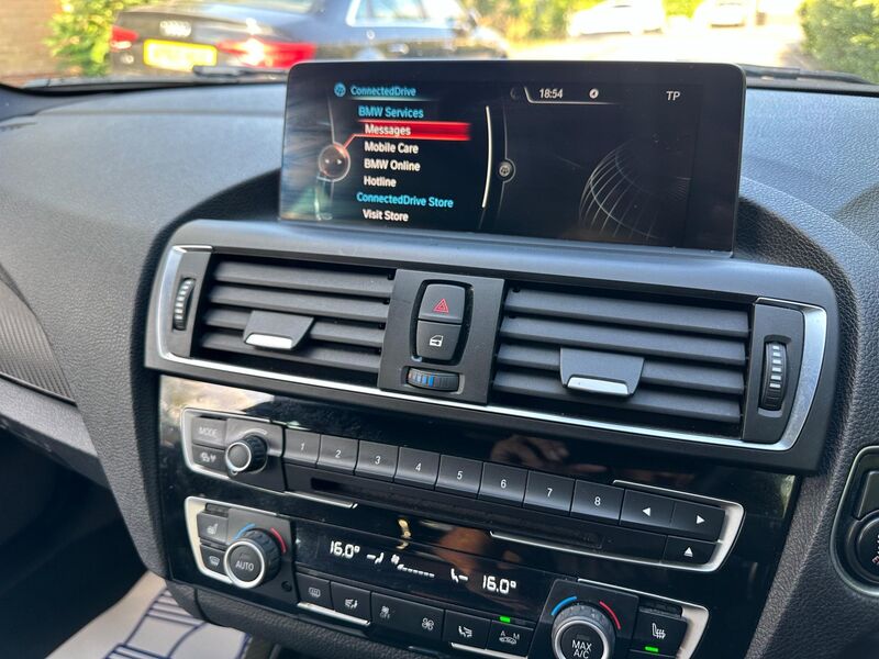 BMW 1 SERIES