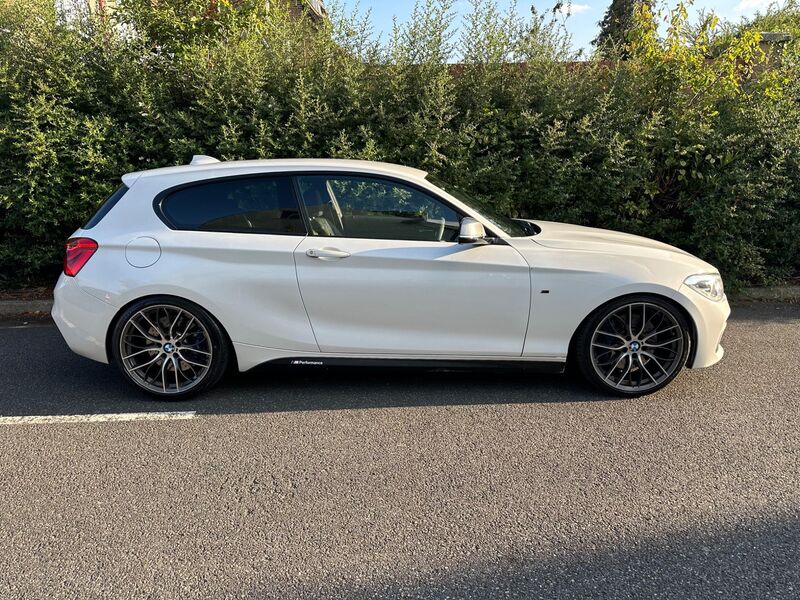 BMW 1 SERIES