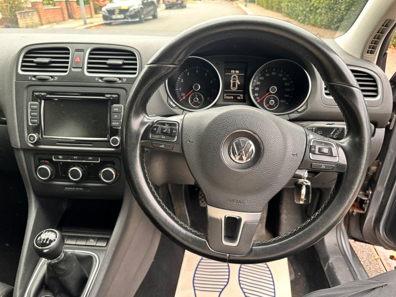 VOLKSWAGEN GOLF
