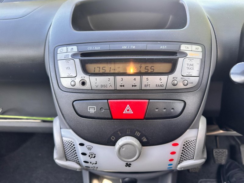 PEUGEOT 107