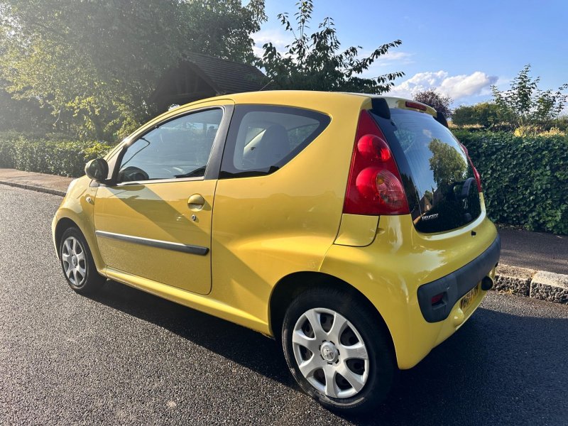 PEUGEOT 107