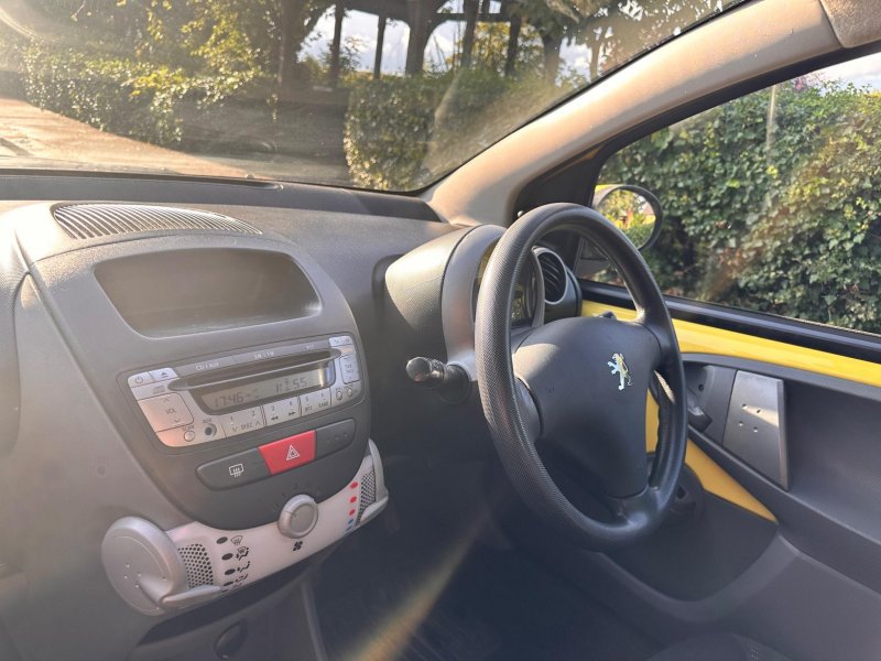 PEUGEOT 107