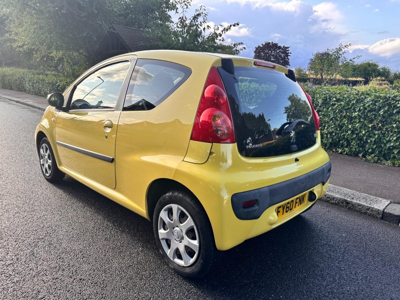 PEUGEOT 107