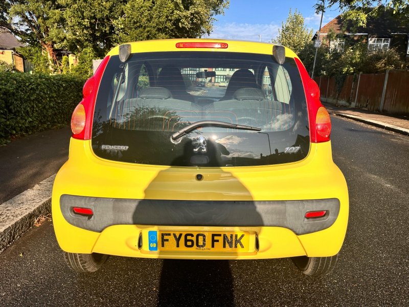 PEUGEOT 107