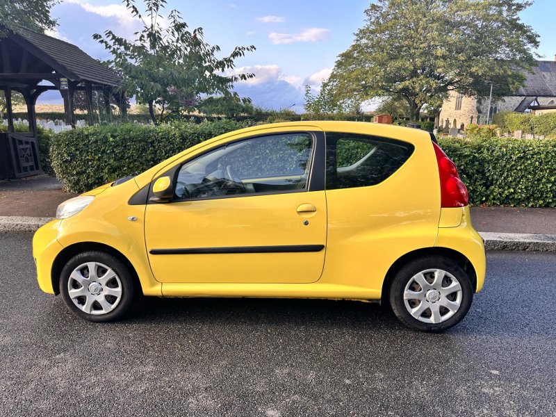 PEUGEOT 107