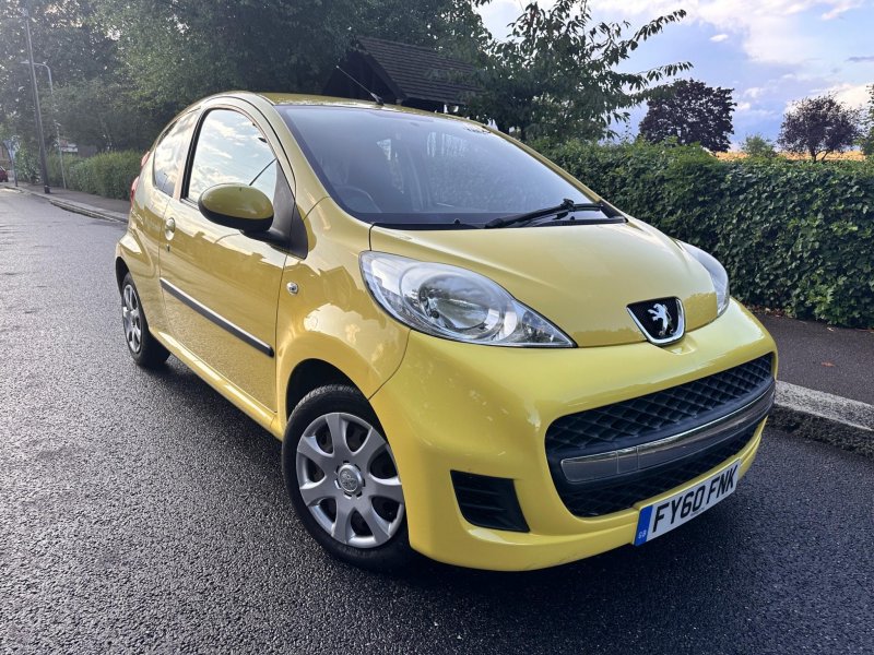 View PEUGEOT 107 1.0 12V Urban Euro 4 3dr