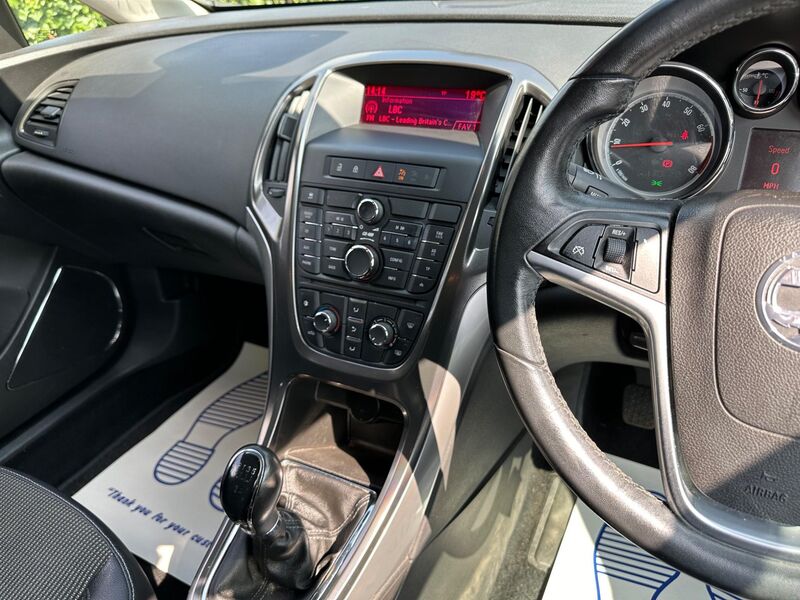 VAUXHALL ASTRA