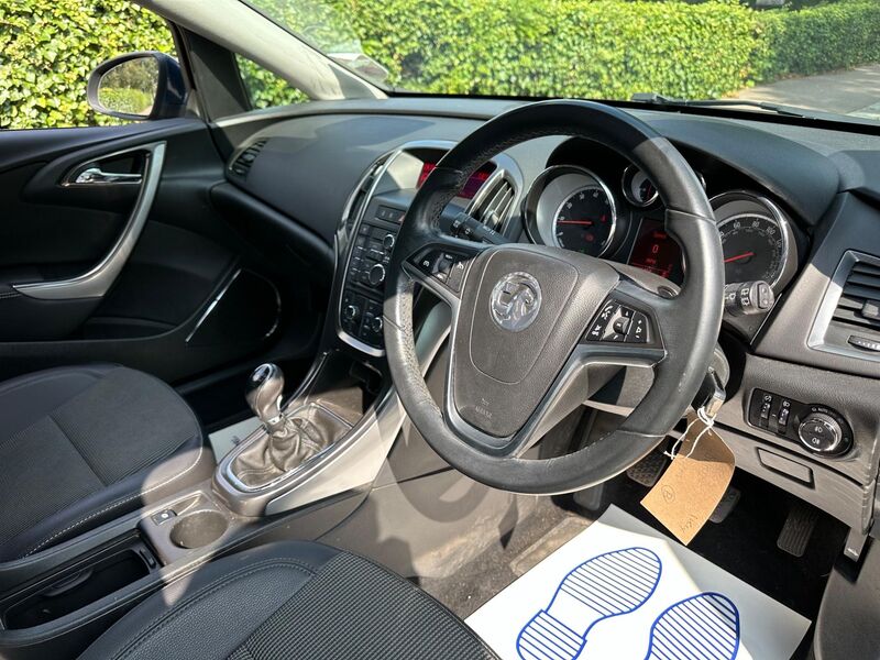 VAUXHALL ASTRA