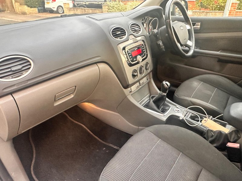 FORD FOCUS