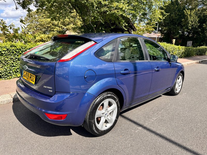 FORD FOCUS