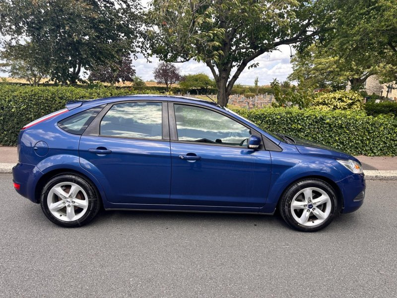 View FORD FOCUS 1.6 Zetec 5dr