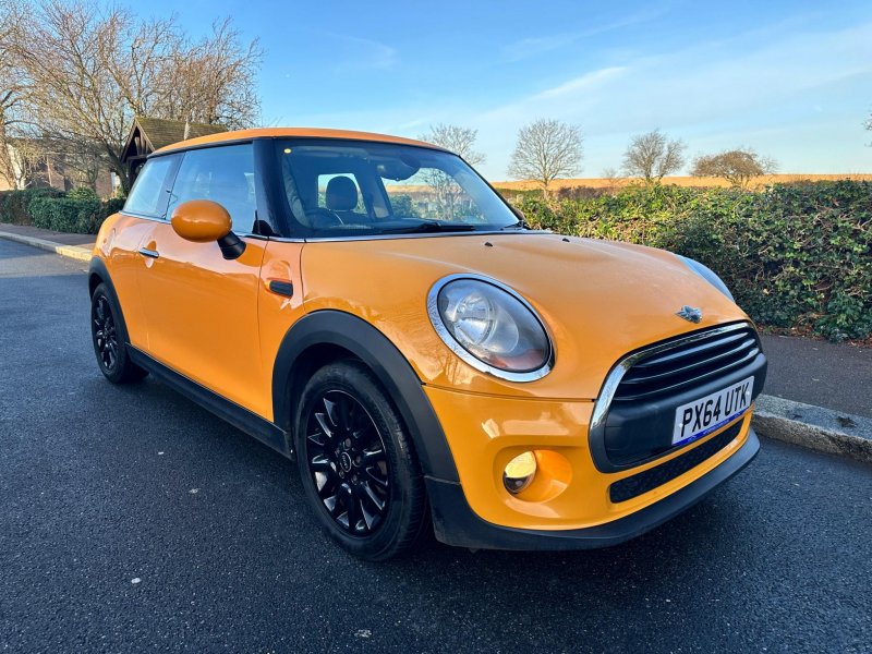 MINI HATCH