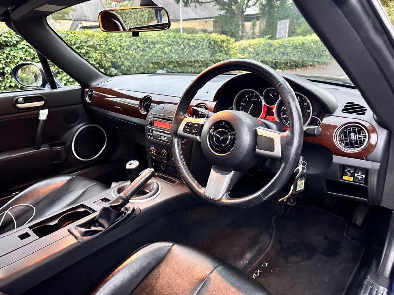 MAZDA MX-5