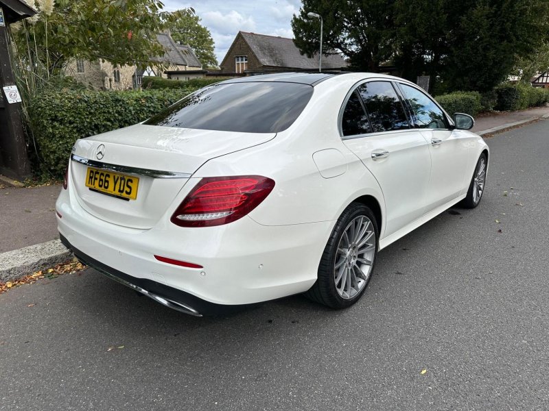 MERCEDES-BENZ E CLASS